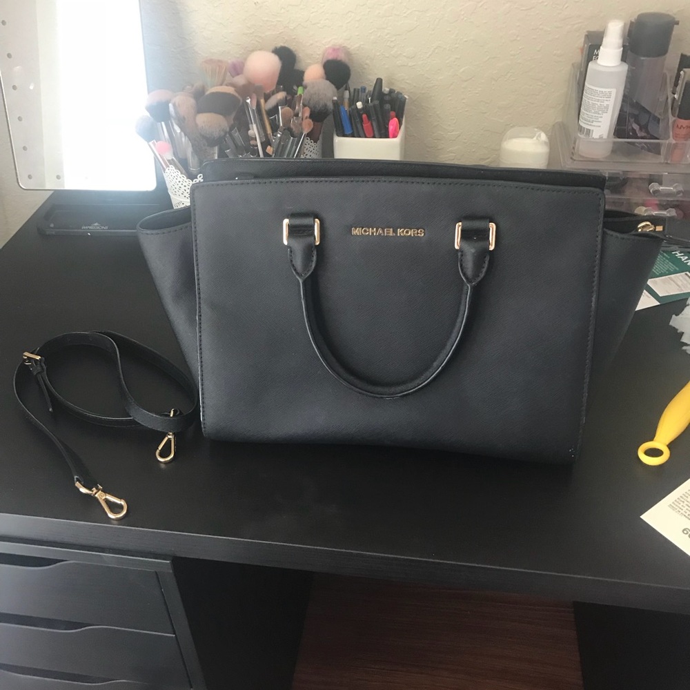 Micheal Kors Black purse